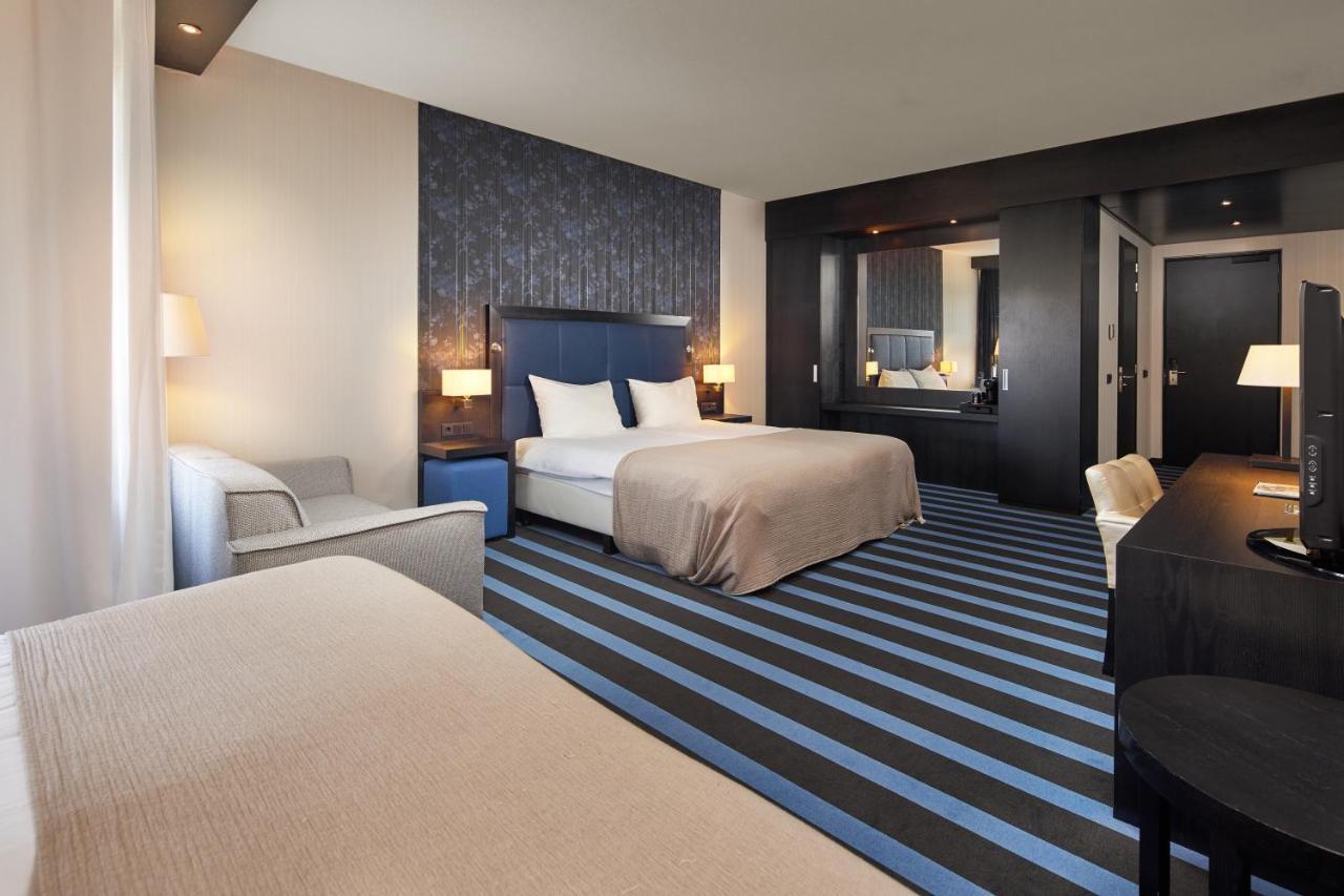 Van Der Valk Hotel สเนก ภายนอก รูปภาพ