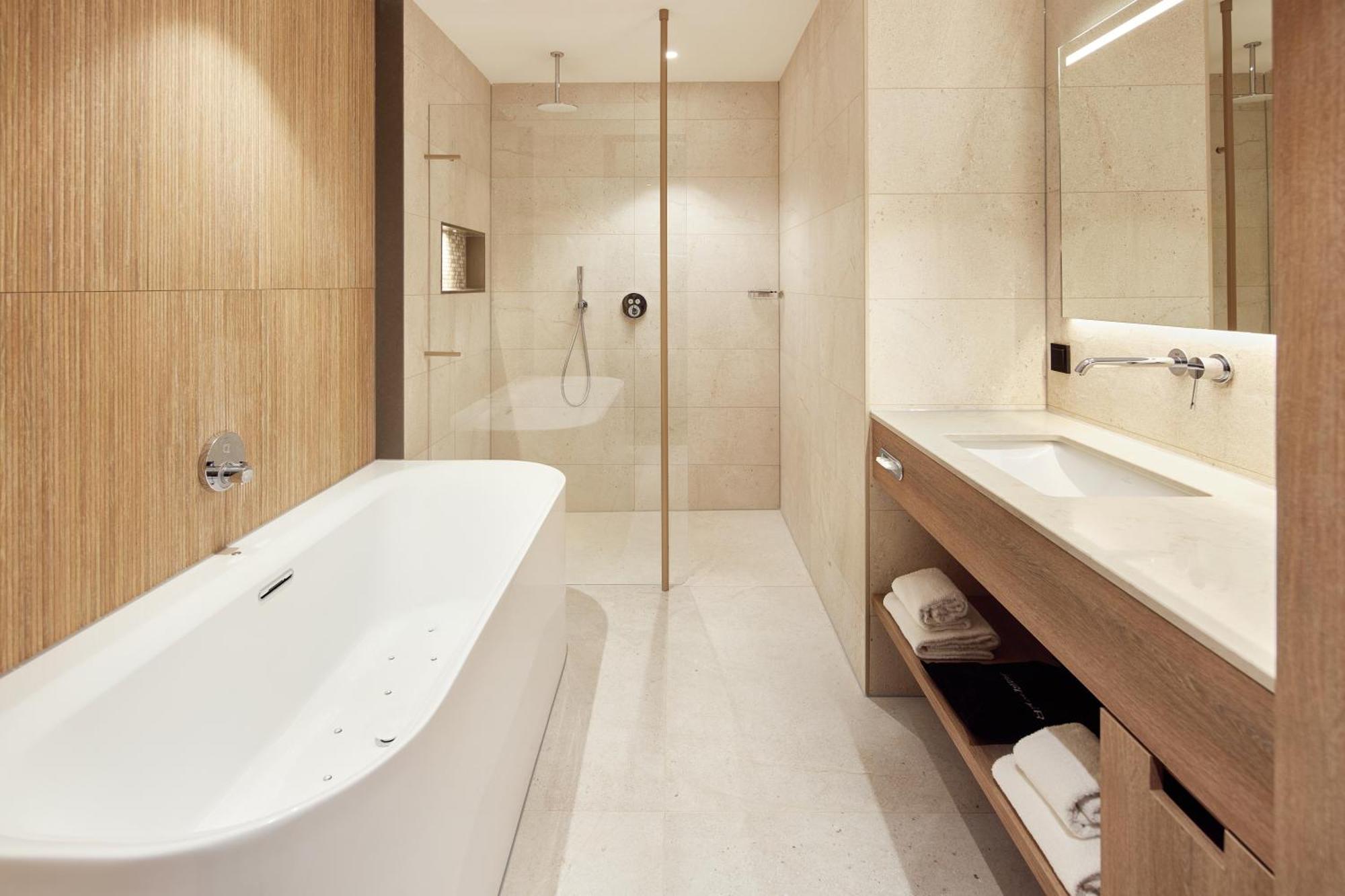 Van Der Valk Hotel สเนก ภายนอก รูปภาพ