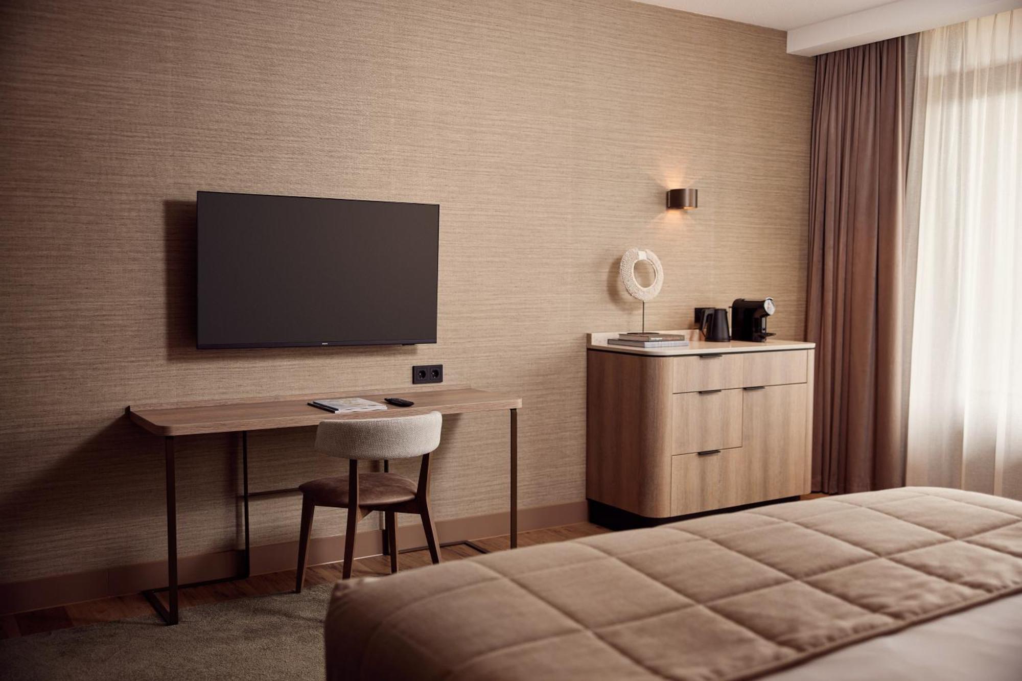 Van Der Valk Hotel สเนก ภายนอก รูปภาพ