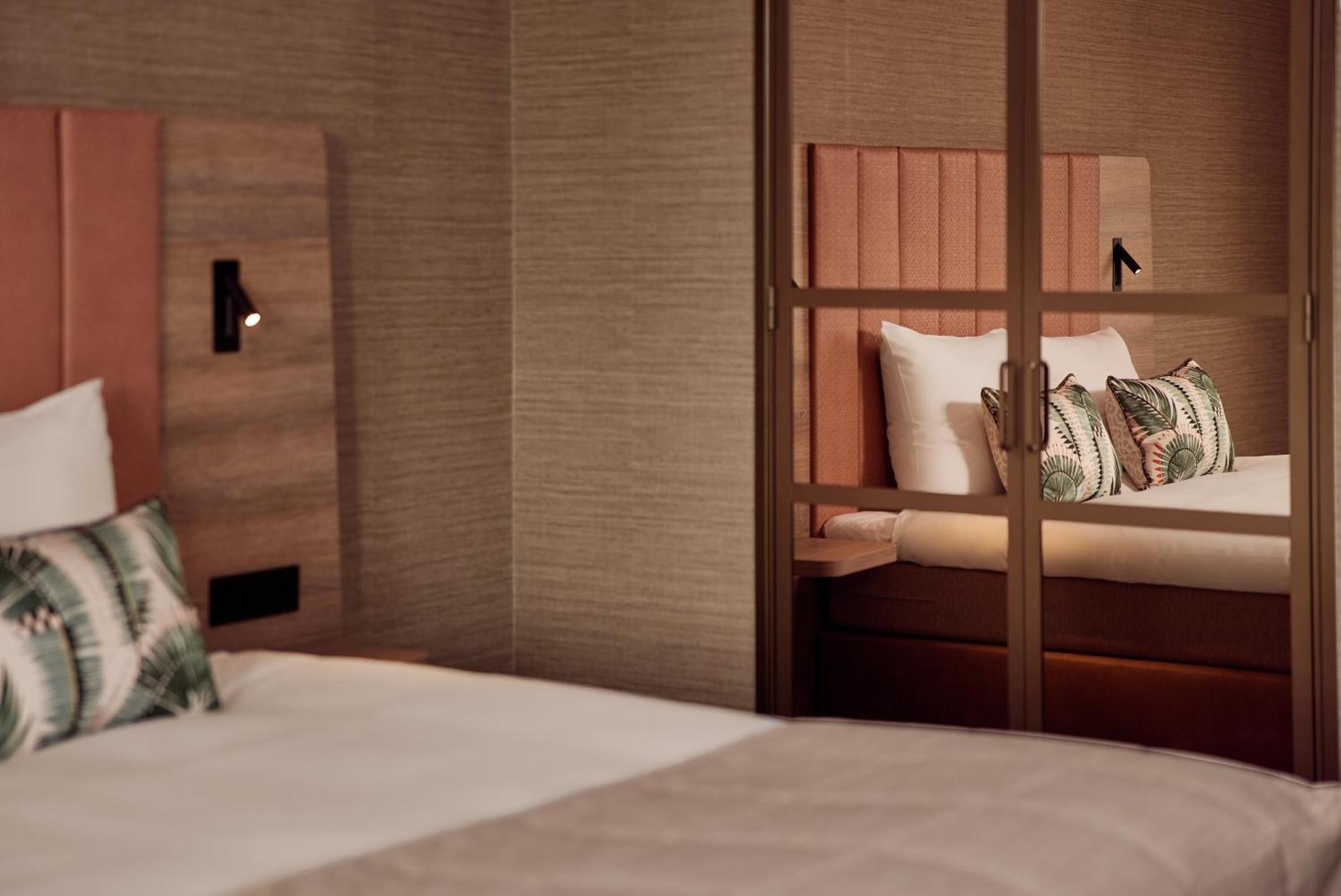Van Der Valk Hotel สเนก ภายนอก รูปภาพ